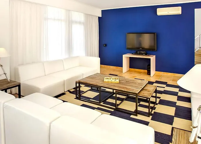 Stunning 10 Bedrooms Lacuna Deluxe Private Pool *