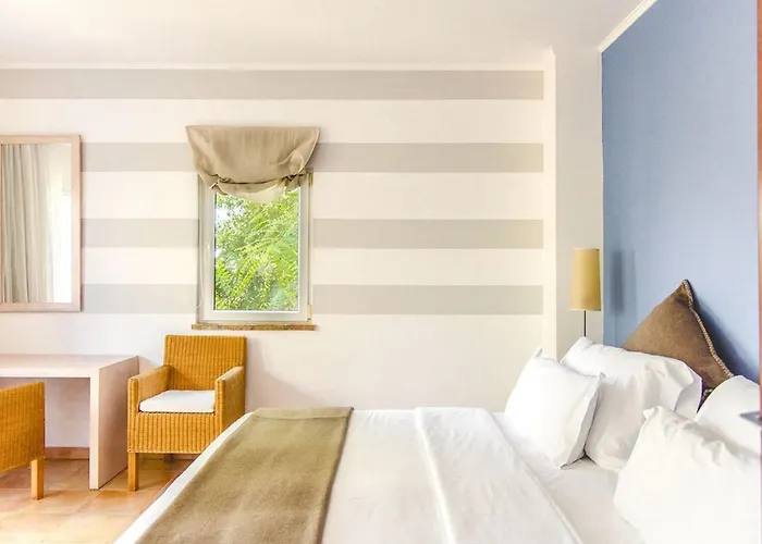 Stunning 10 Bedrooms Lacuna Deluxe Private Pool Lagos